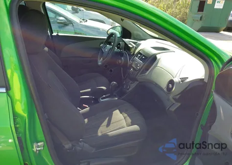 2015 Chevrolet Sonic Lt Auto z USA, uszkodzony, nr VIN 1G1JC6SH4F4150933